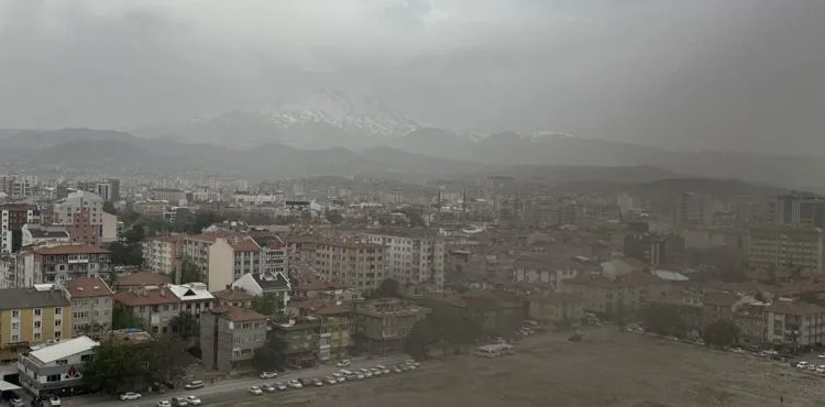 Kayseri’de toz taşınımı etkili oldu
