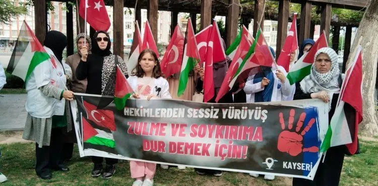 Kayseri’de sağlık çalışanlarından İsrail tepkisi