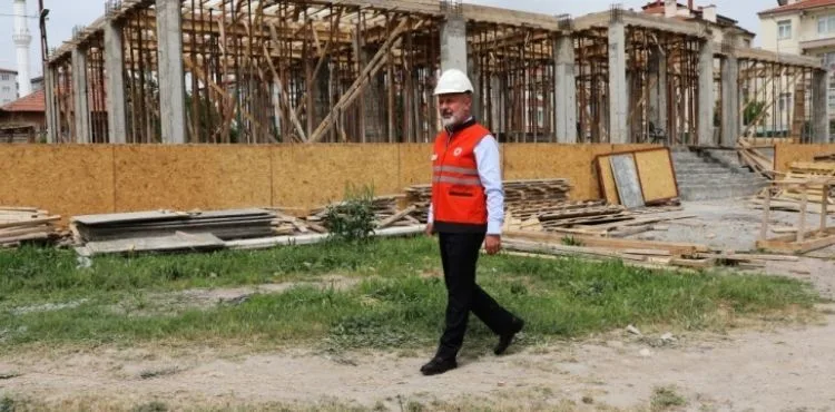 BAŞKAN ÇOLAKBAYRAKDAR, “KENTSEL DÖNÜŞÜMLE SOSYAL DÖNÜŞÜMÜ BİRLİKTE GERÇEKLEŞTİRİYORUZ”