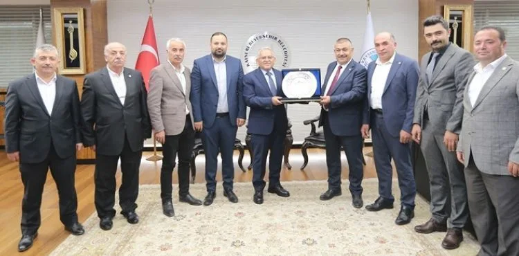 ZİRAAT ODASI BAŞKANLARINDAN BAŞKAN BÜYÜKKILIÇ’A “TEŞEKKÜR” PLAKETİ