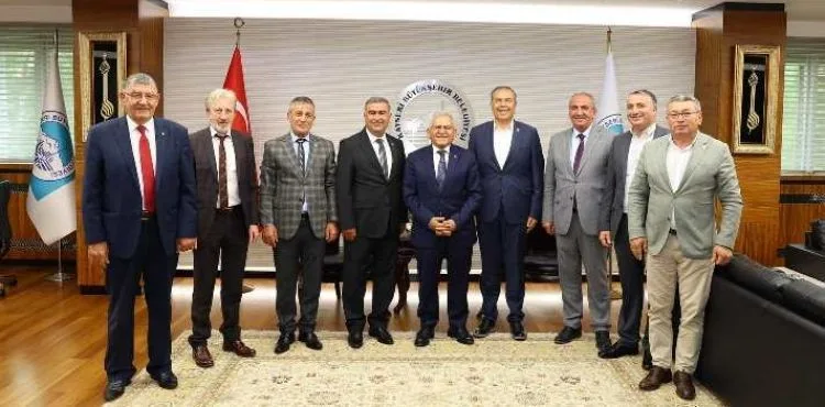 CHP HEYETİNDEN BAŞKAN BÜYÜKKILIÇ’A “HAYIRLI OLSUN” ZİYARETİ