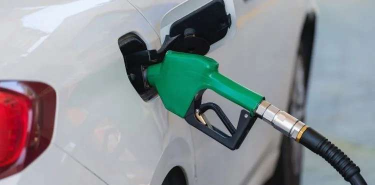 Benzin ve motorine zam sonrası indirim bekleniyor