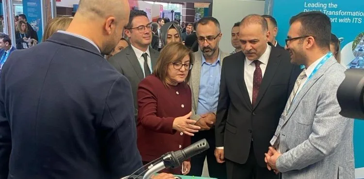 AUS ZİRVESİ’NDE “KAYBİS” İLGİ ODAĞI OLDU