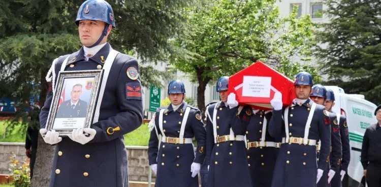 Jandarma Astsubay Kıdemli Başçavuş Demirci kansere yenik düştü