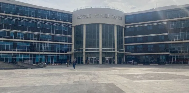 Uyuşturucu madde almak istediği kişiyi yaralamaktan yargılanan şahıs suçlamayı reddetti