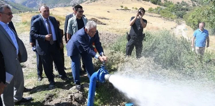 BÜYÜKŞEHİR’DEN PINARBAŞI’YA MAHALLE MAHALLE “TARIMSAL” HİZMET
