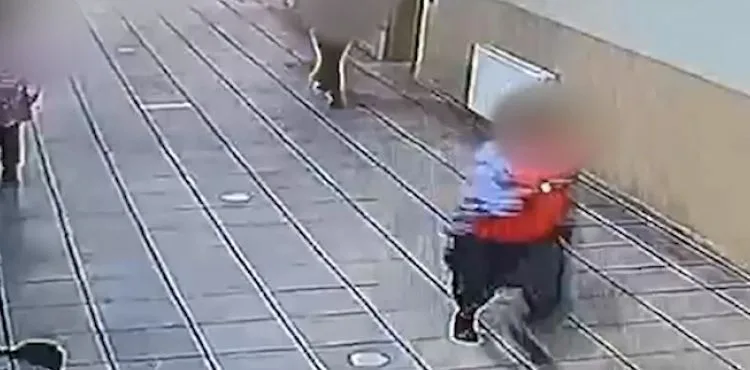 Şok iddia: Okulda temizlik görevlisi müdür yardımcısına saldırdı