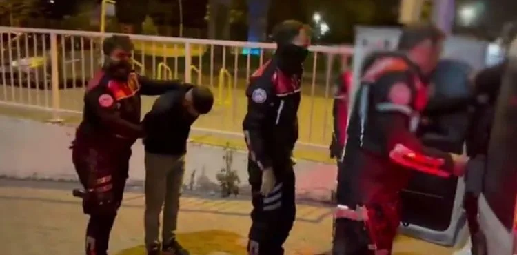 Vatandaşları rahatsız eden 4 şüpheli yakalandı