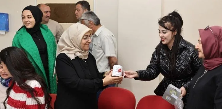 BAŞKAN YALÇIN HEMŞİRELER GÜNÜNÜ UNUTMADI