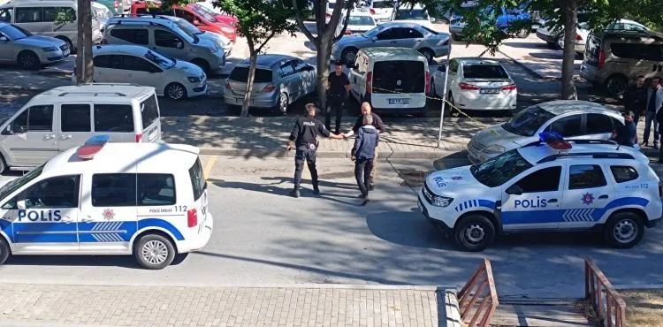 Şüpheli paket paniğe neden oldu