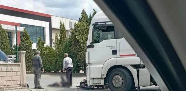 Motosiklet ile TIR çarpıştı: 1 yaralı