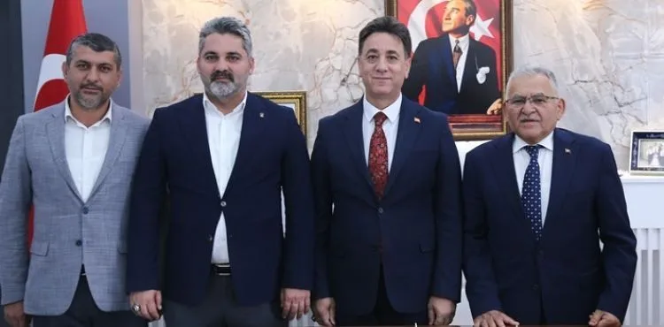 BAŞKAN BÜYÜKKILIÇ’TAN YAHYALI VE DEVELİ İLÇELERİNE HEM TEBRİK HEM DE İSTİŞARE ZİYARETİ