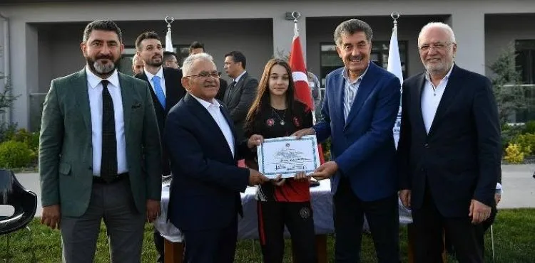 AK PARTİ GENEL BAŞKAN VEKİLİ ELİTAŞ, BAKAN YARDIMCISI CANTİMUR VE BAŞKAN BÜYÜKKILIÇ, ATLI SPOR MİLLİ TAKIMI SEÇMELERİNE KATILDI