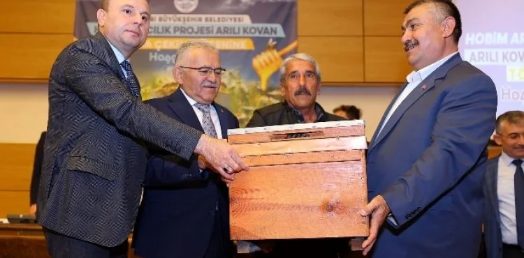 BAŞKAN BÜYÜKKILIÇ’TAN ARICILIĞA SON 3 YILDA 7 MİLYON TL’LİK DESTEK
