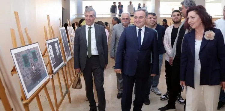 ERÜ Rektörlük Güzel Sanatlar Bölümü’nden Resim Şöleni!