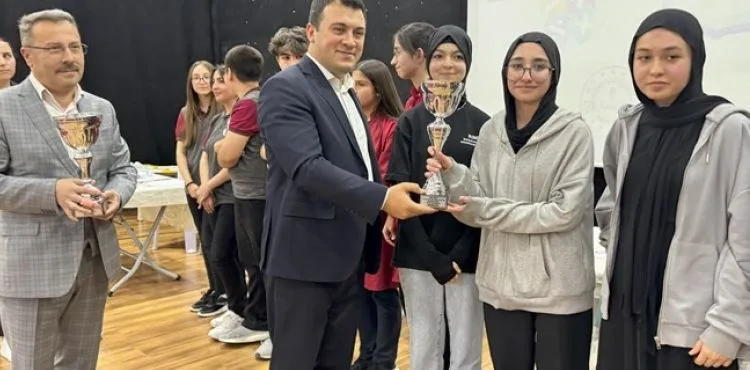 HACILAR'DA ORTAOKULLAR ARASI BİLGİ YARIŞMASI YAPILDI