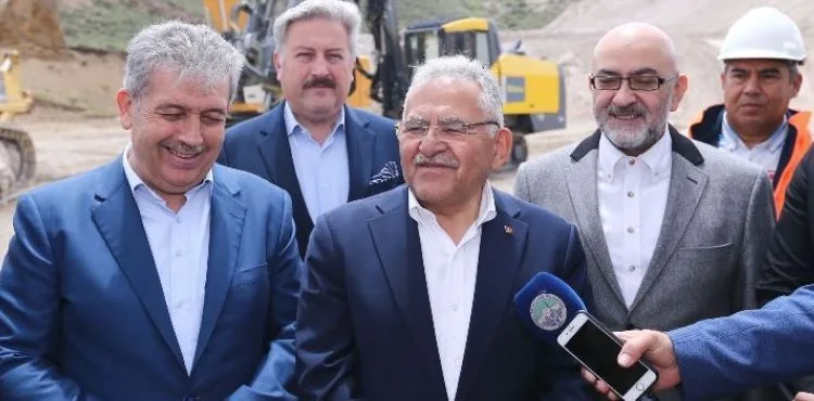 BAŞKAN BÜYÜKKILIÇ’TAN YÜKSEK HIZLI TREN İNCELEMESİ: “HER ŞEY YOLUNDA VE SEYRİNDE”