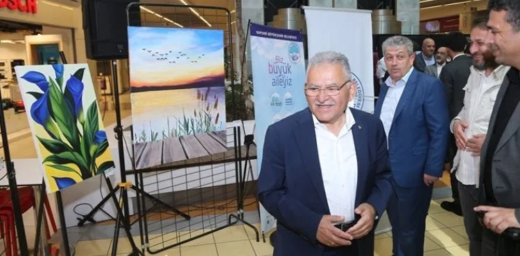 BÜYÜKKILIÇ, SAĞLIK HAYATTIR, SANAT HAYATTIR YAĞLI BOYA RESİM SERGİSİ’NİN AÇILIŞINA KATILDI