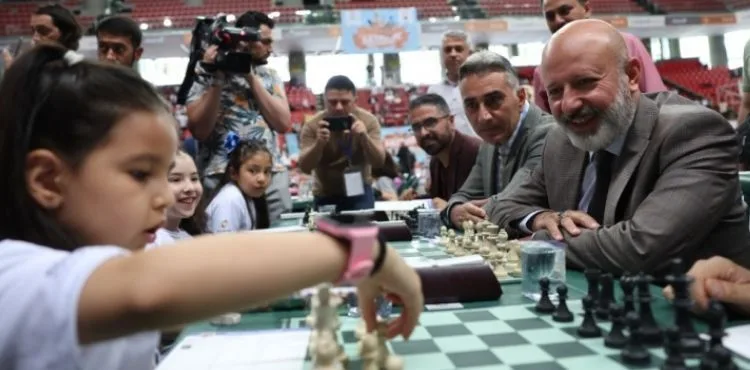 BAŞKAN ÇOLAKBAYRAKDAR, “ÇOCUKLARIMIZIN FİZİKSEL VE ZİHİNSEL GELİŞİMİNE BÜYÜK KATKI SAĞLIYORUZ”