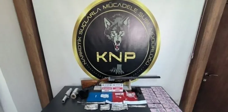 Sokak satıcılarına yönelik operasyonda 7 gözaltı