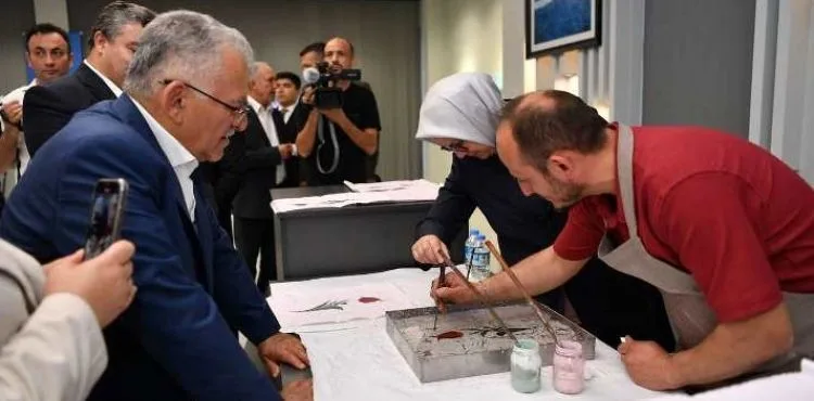 Başkan Büyükkılıç, Sanatın Kalbi Büyük Şehir Sanat Galerisi’nde Sanat Sergisi’ne Katıldı