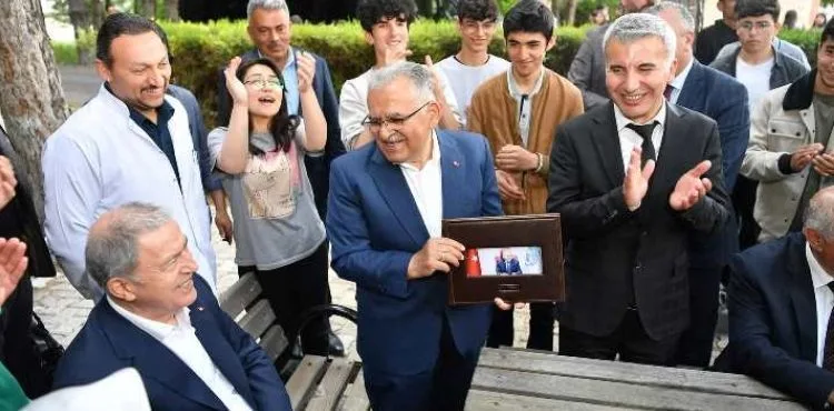 Başkan Büyükkılıç’a Pazarören Fen Lisesi’nden Duygulandıran Sürpriz