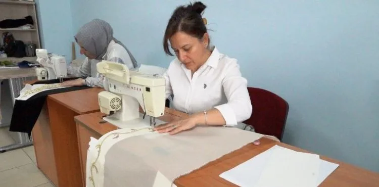 OSMANLI’NIN İNCE SANATI MARAŞ İŞİ, MELMEK KURSLARIYLA YAŞATILIYOR