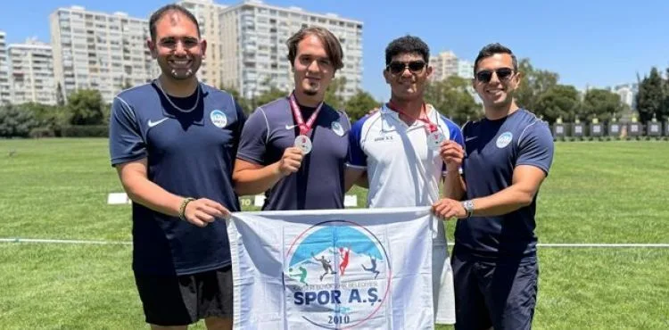 BÜYÜKKILIÇ, OKÇULUK MİLLİ TAKIMI’NA SEÇİLEN BÜYÜKŞEHİR BELEDİYESİ SPOR KULÜBÜ SPORCULARINI TEBRİK ETTİ