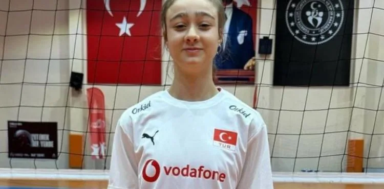 Genç voleybolcu Minel Nefin Milli takım kampına davet edildi