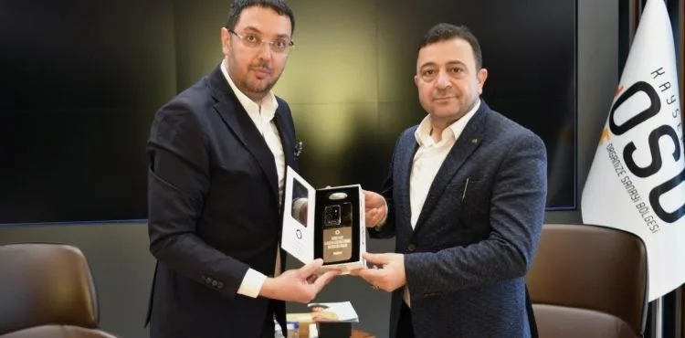 Türkiye’nin Yeni Akıllı Cep Telefonu OVION, Kayseri OSB Yönetimine Tanıtıldı