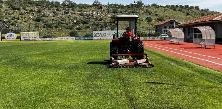 DİKKAT ÇEKEN STATTA ZEMİN YENİLEME ÇALIŞMALARI BAŞLADI