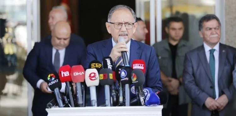 Bakan Özhaseki “Gerek milli gerekse dini bayramlarımız Kayseri’de hakkıyla yaşanıyor”