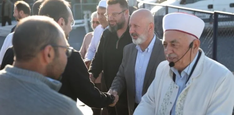 BAŞKAN ÇOLAKBAYRAKDAR, TÜRKİYE’DE SAYILI OLAN KURBAN YERİNDE VATANDAŞLARLA BAYRAMLAŞTI