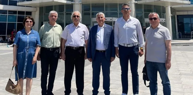 Atatürkçü Düşünce Derneği Kayseri Şube Başkanı Bilgesay; “ Anıta yapılan saldırı Demokrasiye de yapılmış bir saldırıdır”