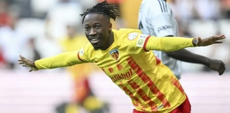 Kayserispor’da Carlos Mane’nin sözleşmesi 2+1 yıllığına uzatıldı
