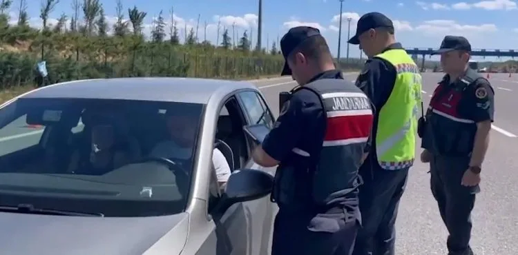 Bayram tatilinin beşinci gününde 696 trafik kazası yaşandı, 10 kişi hayatını kaybetti