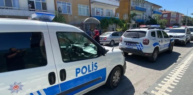 Evinde silahla vurulan yabancı uyruklu şahıs ağır yaralandı