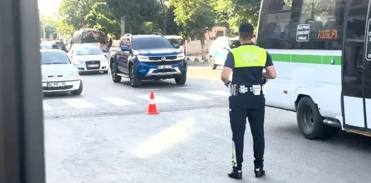 Bayram tatilinin sekizinci gününde 706 trafik kazası yaşandı, 6 kişi hayatını kaybetti