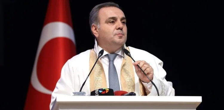 ERÜ Eczacılık Fakültesi’nde Mezuniyet Sevinci