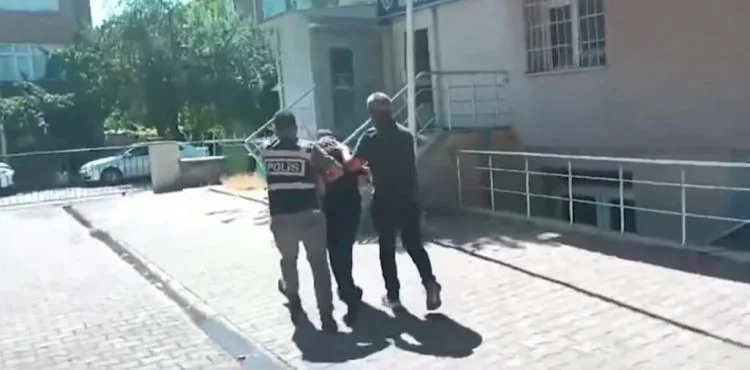 Kesinleşmiş hapis cezası ile aranan 2 hükümlü hakkında adli işlem başlatıldı