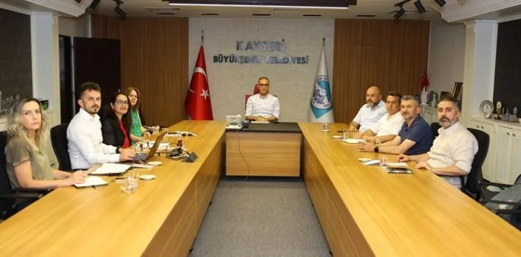 BAŞKAN BÜYÜKKILIÇ’IN BİLİŞİM AKADEMİSİ PROJESİ’NDE ÇALIŞMALAR BAŞLADI