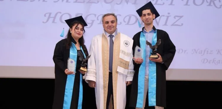 ERÜ Havacılık ve Uzay Bilimleri Fakültesi Yeni Mezunlarını Verdi