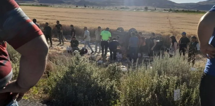 Kayseri Niğde karayolunda yaşanan kazada antrenör yaşamını yitirdi: 4 sporcu yaralı