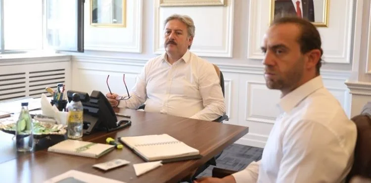 BAŞKAN PALANCIOĞLU EKİBİYLE BİRLİKTE PROJE DEĞERLENDİRME TOPLANTISI DÜZENLEDİ