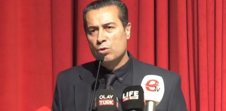 CHP İl Başkanı Feyzullah Keskin CHP Meclis Üyesi Bahadır’ın çocuklarını kürsüye çıkarttı