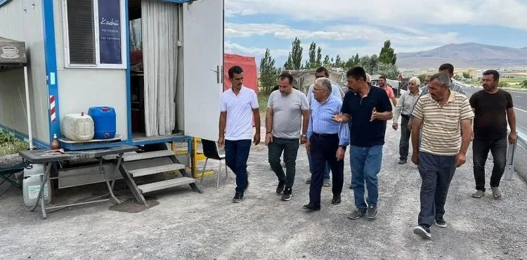 Başkan Büyükkılıç, Yemliha’da Üreticilerle Bir Araya Geldi