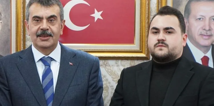 Ak Parti İl Gençlik Kolları Teşkilat Başkanı Özcan görevini bıraktı