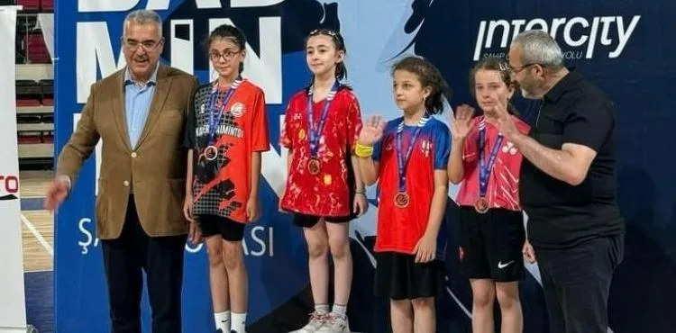 Zümra Çetintaş Badminton Türkiye Kupası’ndan 2 madalyayla döndü