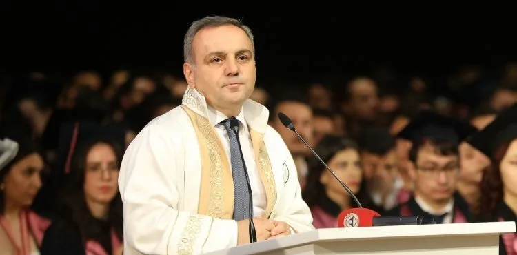 ERÜ Mühendislik Fakültesi 2023-2024 Eğitim-Öğretim Dönem Mezunlarını Verdi