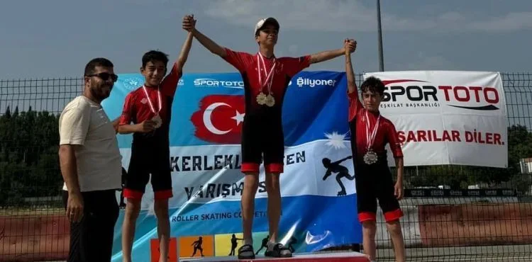 Kayseri’den Tekerlekli Paten yarışına katılan sporcular 8 madalya ile döndü